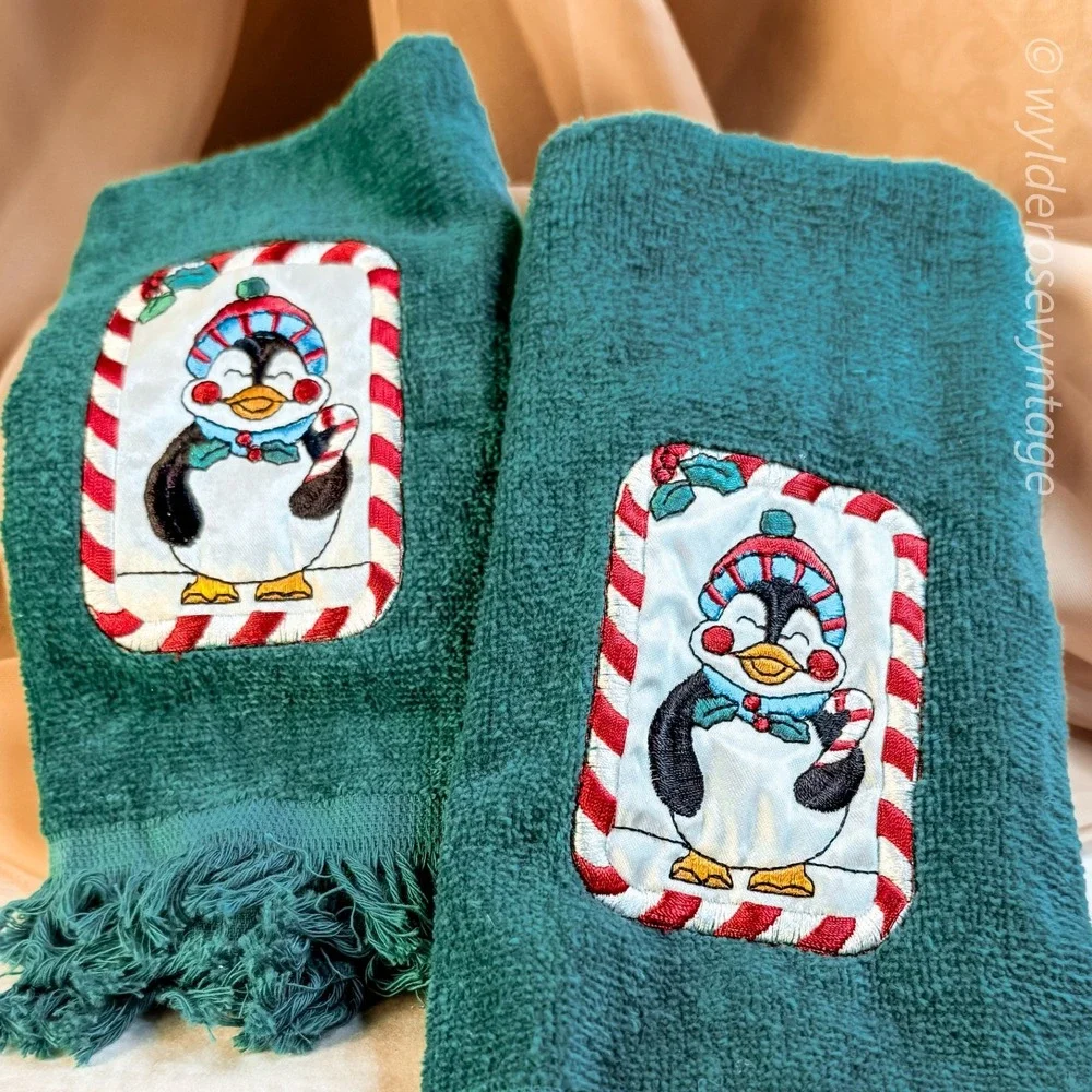 Penguin Holiday Themed‎ Hand Towels